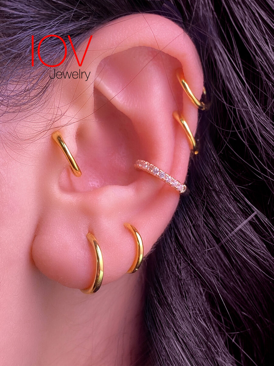Plain golden hoops. - Image 2
