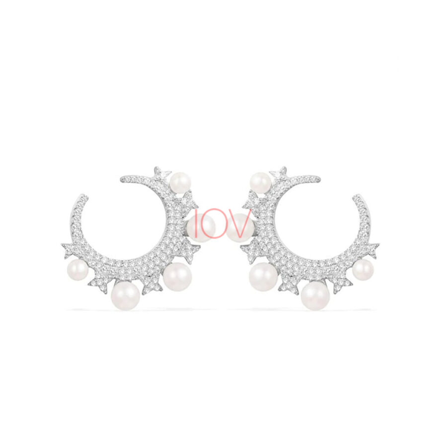 Crescent shape earrings with pearl.