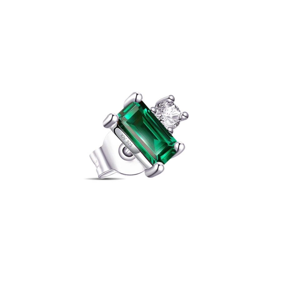 Emerald color rectangular stud earring.