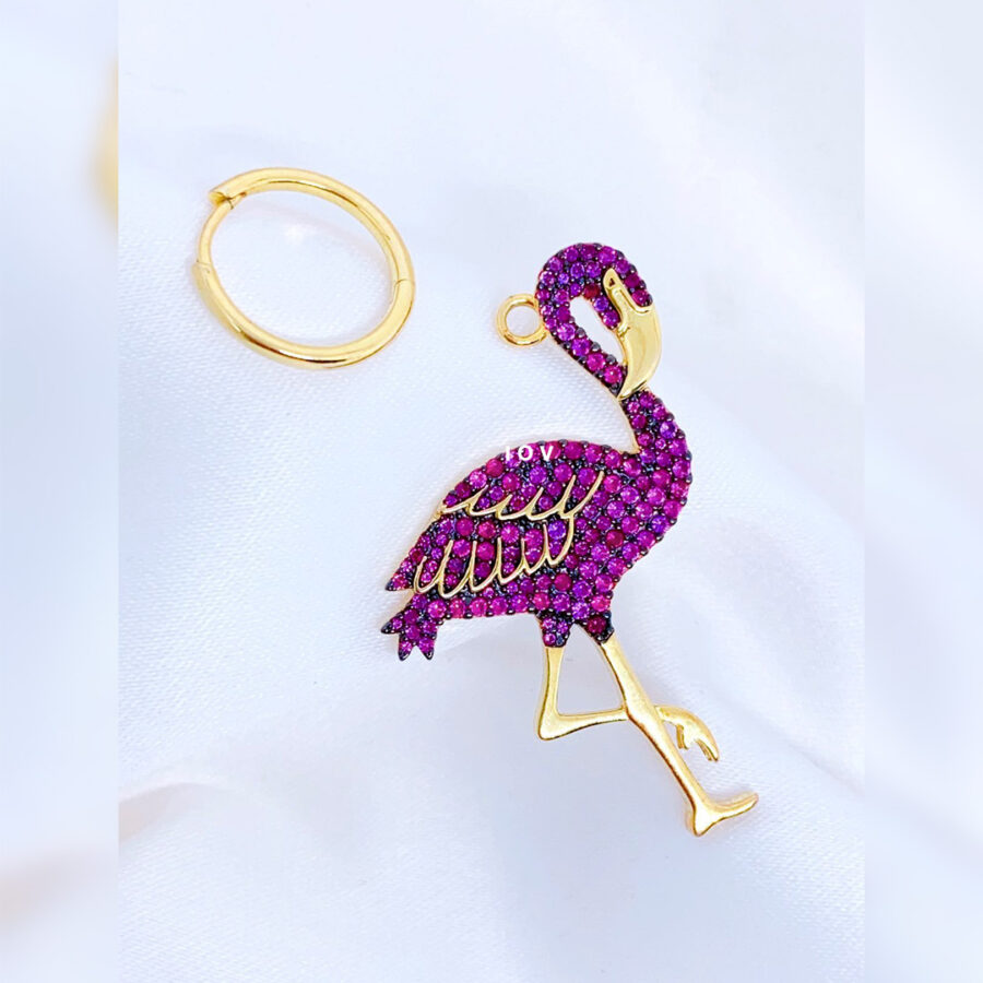 Pink Swan shape earring.