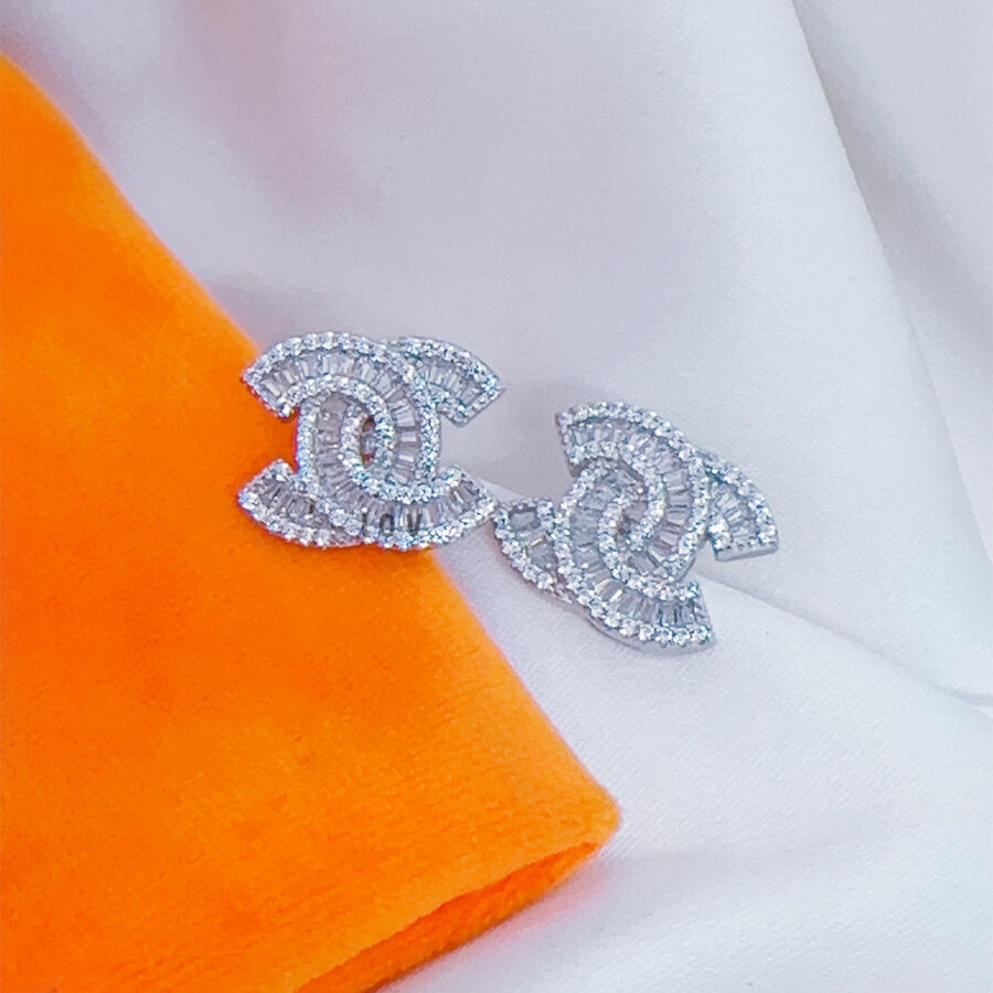 C shape earrings.