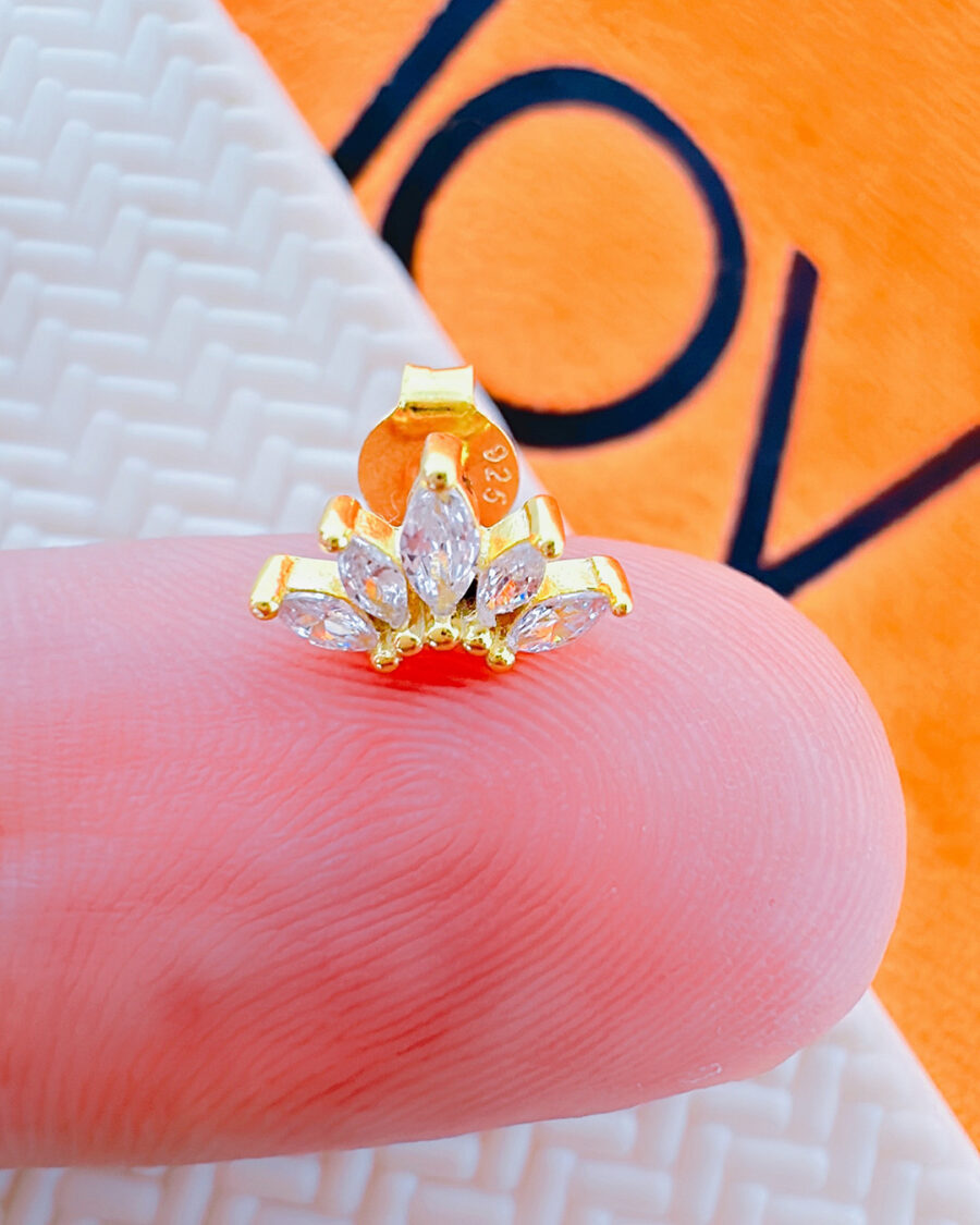 CZ graduated marquise Tiara shape stud earring. - Image 2