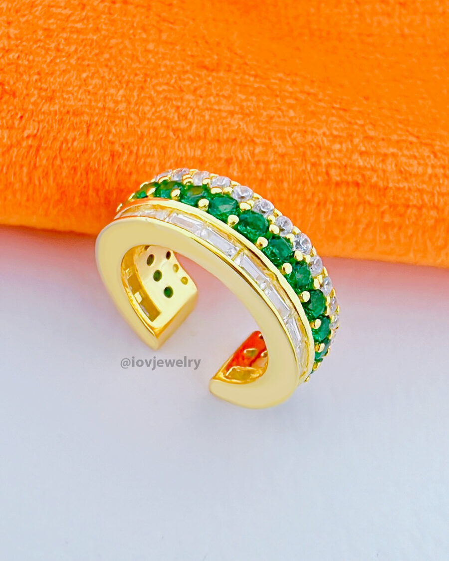 CZ emerlad color and white stones triple line earcuff. - Image 2