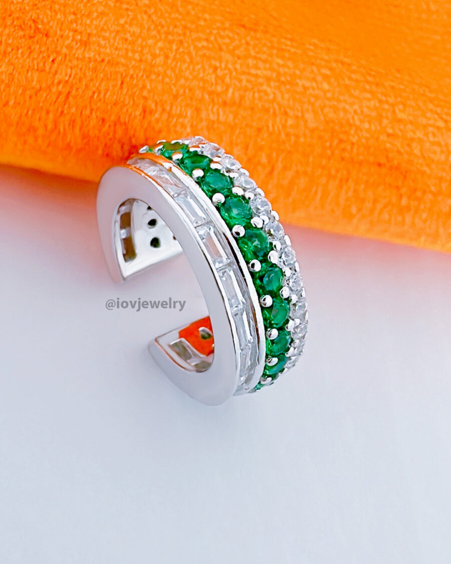 CZ emerlad color and white stones triple line earcuff. - Image 3