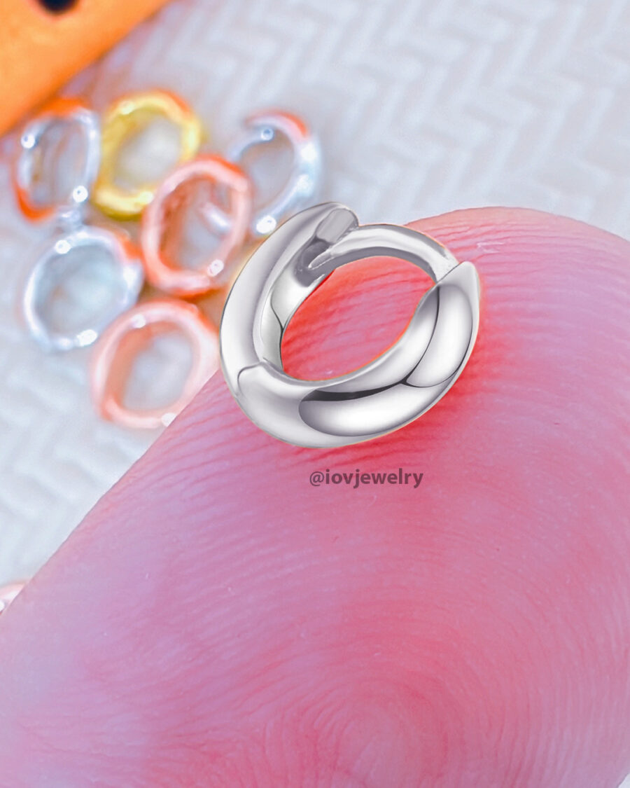 5mm plain huggie hoop earring. - Image 4