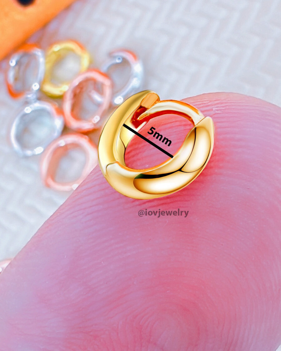 5mm plain huggie hoop earring. - Image 3