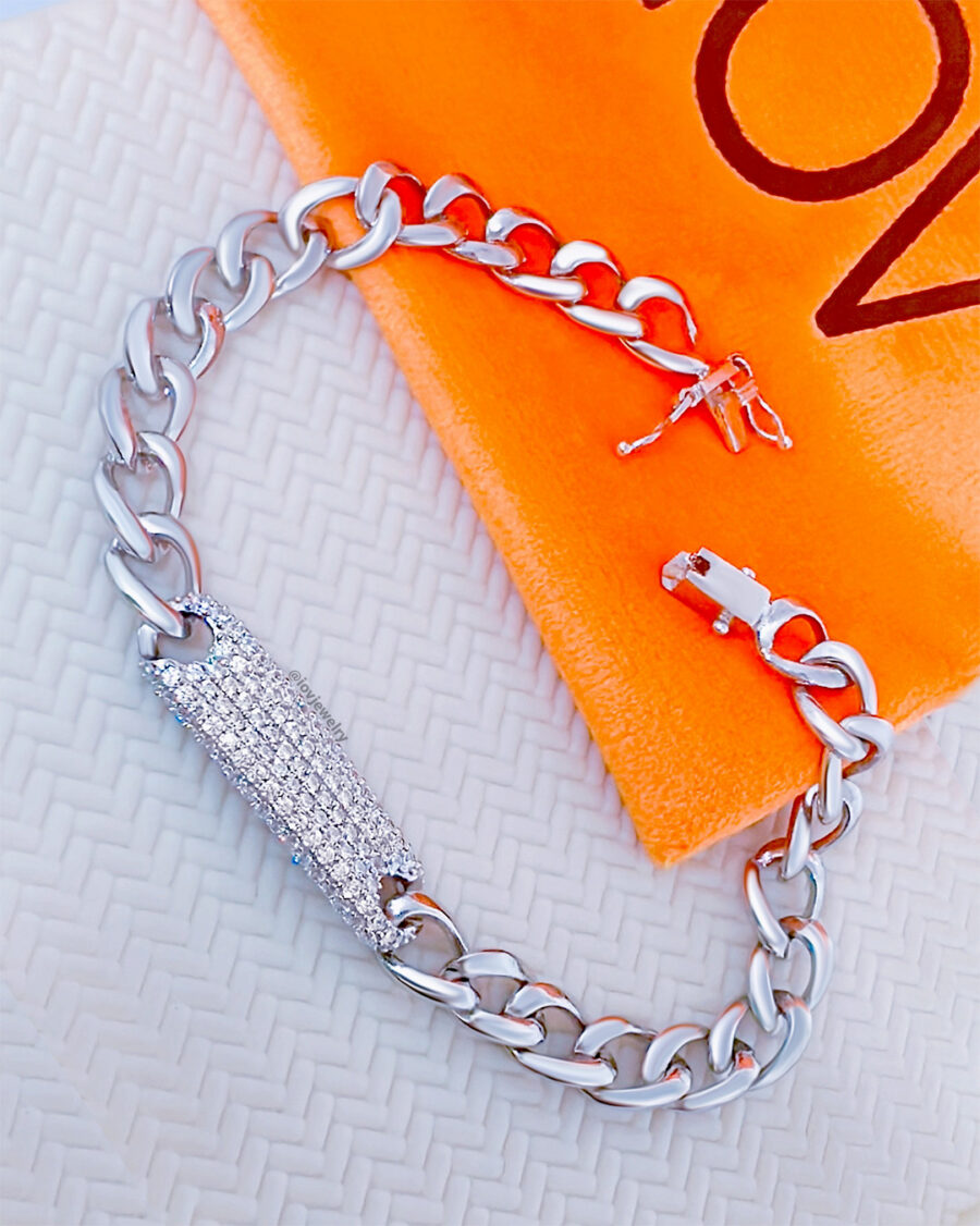 curb chain bracelet with wide CZ bar