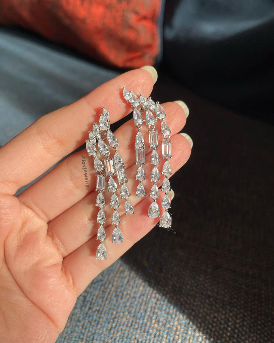 three lines multi shapes CZ stones earrings. - Image 2
