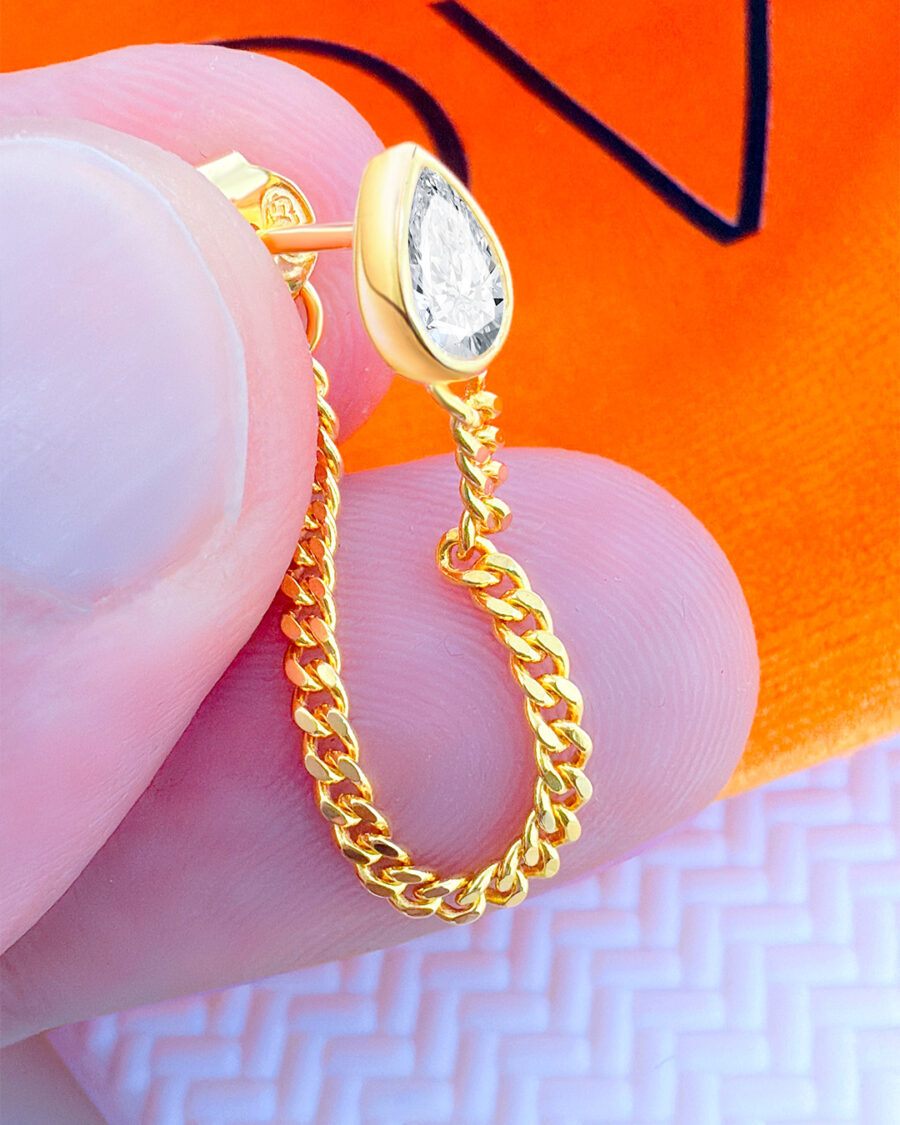 CZ pear shape in a bezel setting with back and front curb chain. - Image 2
